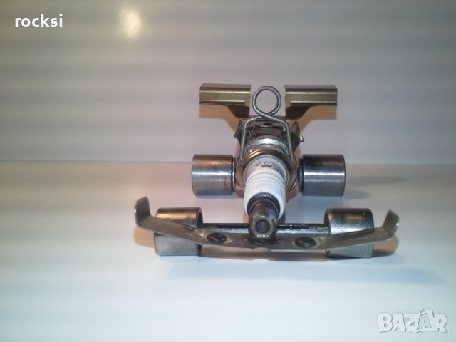 Болид за формула 1 направен от оригинална свещ, снимка 4 - Колекции - 24019102