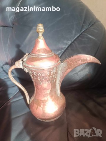 Меден арабски или османски ибрик с масивна месингова дръжка и топ, снимка 2 - Антикварни и старинни предмети - 43937293