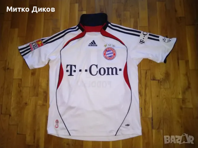 Байерн М футболна тениска Адидас маркова №11 Подолски размер С с два баджа