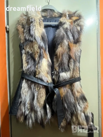 Елек- естествен косъм лисица и гарнитура естествена кожа ., снимка 2 - Елеци - 53420596