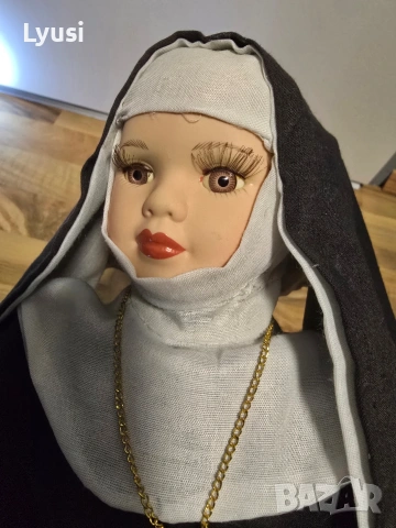 Порцеланова кукла-Монахиня
