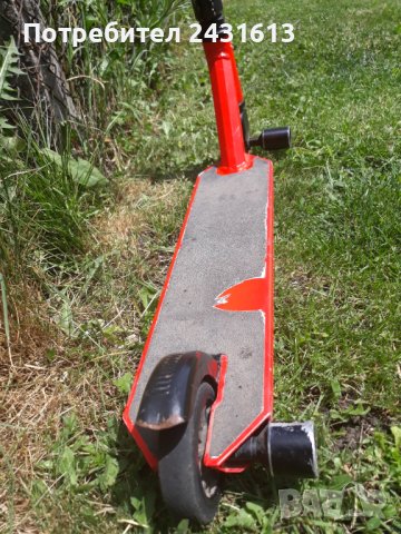 Тротинетка за трикове , снимка 3 - Скейтборд, ховърборд, уейвборд - 36967808