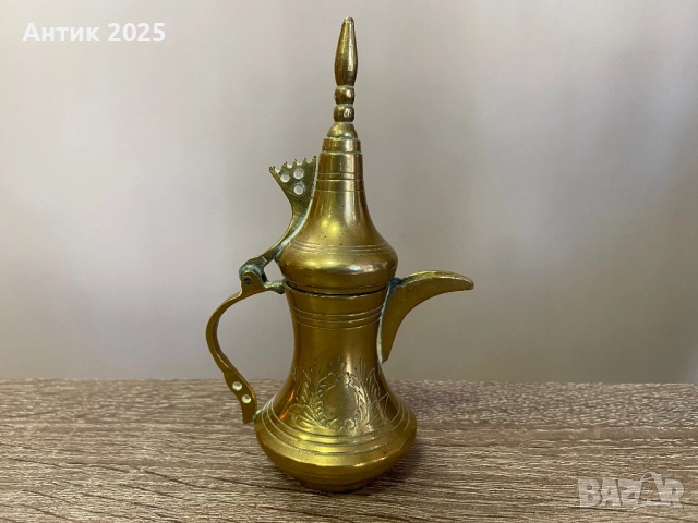 Винтидж месингов арабски кафеник (далла), декоративен, ~12 см