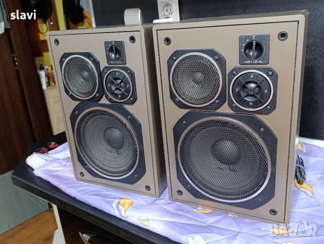 Немски Трилентови Тонколони UNIVERSUM