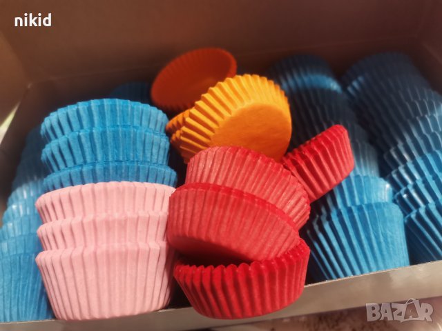 50 бр едноцветни средни хартиени капсули кошнички форми за бонбони бонбон хапки парти, снимка 4 - Други - 36892153