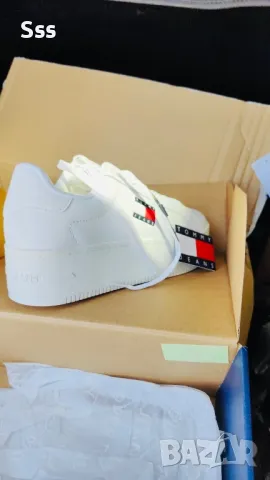 Tommy Hilfiger дамски сникърси, снимка 3 - Маратонки - 48509925