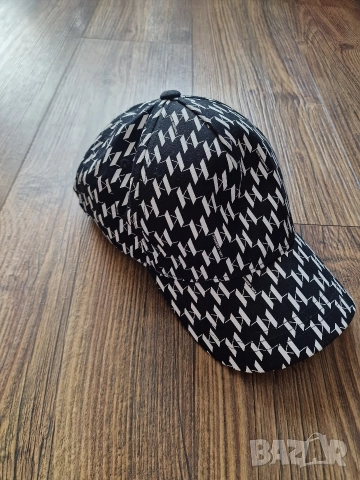 Страхотна шапка с козирка KARL LAGERFELD , снимка 2 - Шапки - 52848668