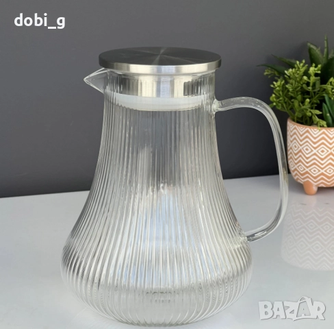 Луксозна стъклена кана с метален капак