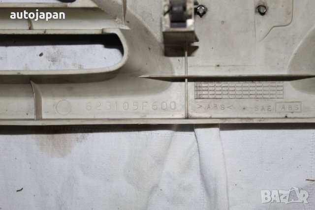 Предна решетка с емблема Нисан микра к11 1.1 00г Nissan micra k11 1.1 2000, снимка 6 - Части - 43314031