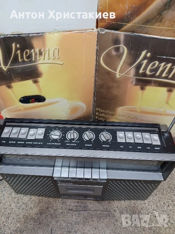 Продавам радио касетофон Schaub lorenz rc 500, снимка 5 - Радиокасетофони, транзистори - 50720297