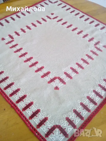 Красиво ленено каре с бродерия, снимка 3 - Декорация за дома - 49283959
