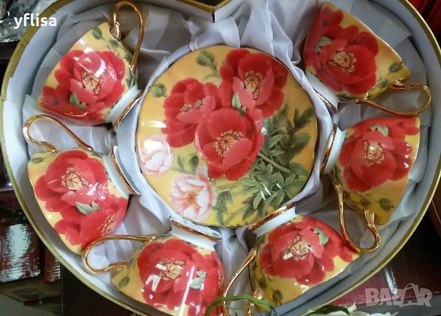 Костен порцелан комплект чай или кафе с червени цветя, снимка 2 - Сервизи - 27679584