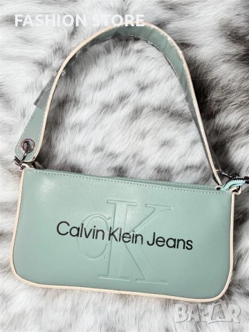 Чанта Calvin Klein, снимка 4 - Чанти - 47127236