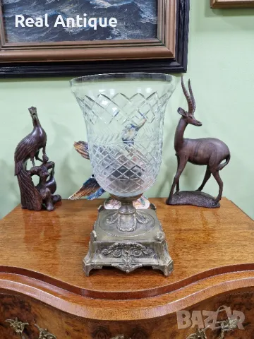 Уникална голяма антикварна кристална купа ваза свещник с бронзова основа 