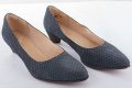 Тъмносиви дамски велурени обувки марка Clarks , снимка 1 - Дамски обувки на ток - 28156719