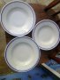 Лот от три стари порцеланови чинии на Изида и други две фабрики в България, снимка 1 - Други ценни предмети - 39515563