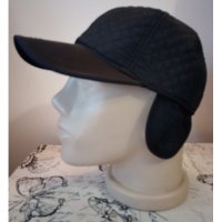 Черна шушлякова шапка с козирка и ушички, снимка 1 - Шапки - 43051751