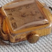 Стар механичен часовник с позлатена рамка за КОЛЕКЦИЯ 43075, снимка 3 - Други ценни предмети - 43905538
