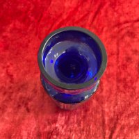 Релефна ваза от кобалтово стъкло. №2667, снимка 3 - Антикварни и старинни предмети - 38072526