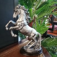 Декоративна статуетка кон, снимка 1 - Статуетки - 37992546