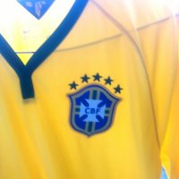 Футболна фланелка на Бразилия (оригинална), снимка 2 - Спортни дрехи, екипи - 27591200