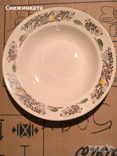 Продавам порцеланови чинии, снимка 1