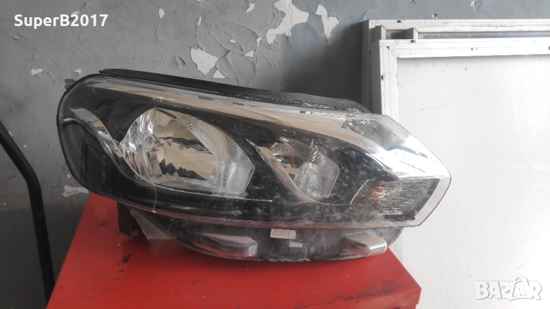 Продавам - оригинален десен фар за Toyota ProAce 2019 г, снимка 1