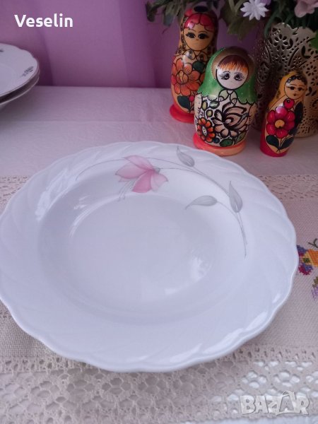 Порцеланова чиния , снимка 1