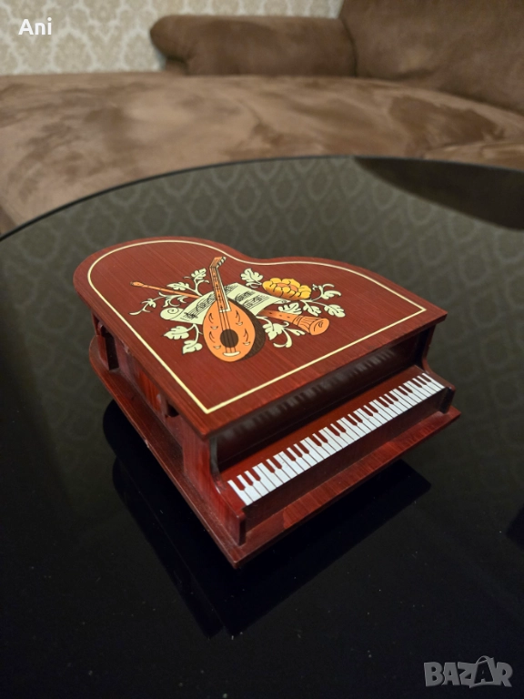 Музикална кутия/ бижутерка ПИАНО , снимка 1