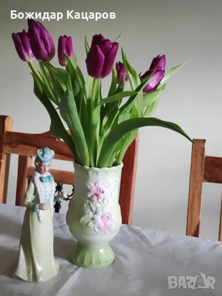 Цена 28 лева за двете. Пращам по Еконт. Вазата е с маркировка, дамата без. За София, може и лично да, снимка 1