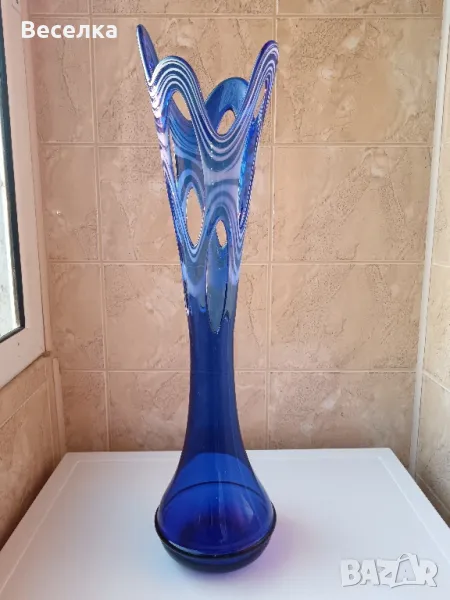 Голяма ваза от синьо стъкло , снимка 1