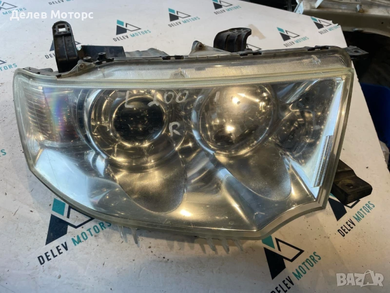 Фар десен за Mitsubishi L200 2.5 DID, 136 ph., 4x4, 5 sp., engine 4D56, 2011, Митсубиши Л200 2.5 DID, снимка 1