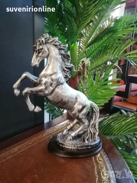 Декоративна статуетка кон, снимка 1