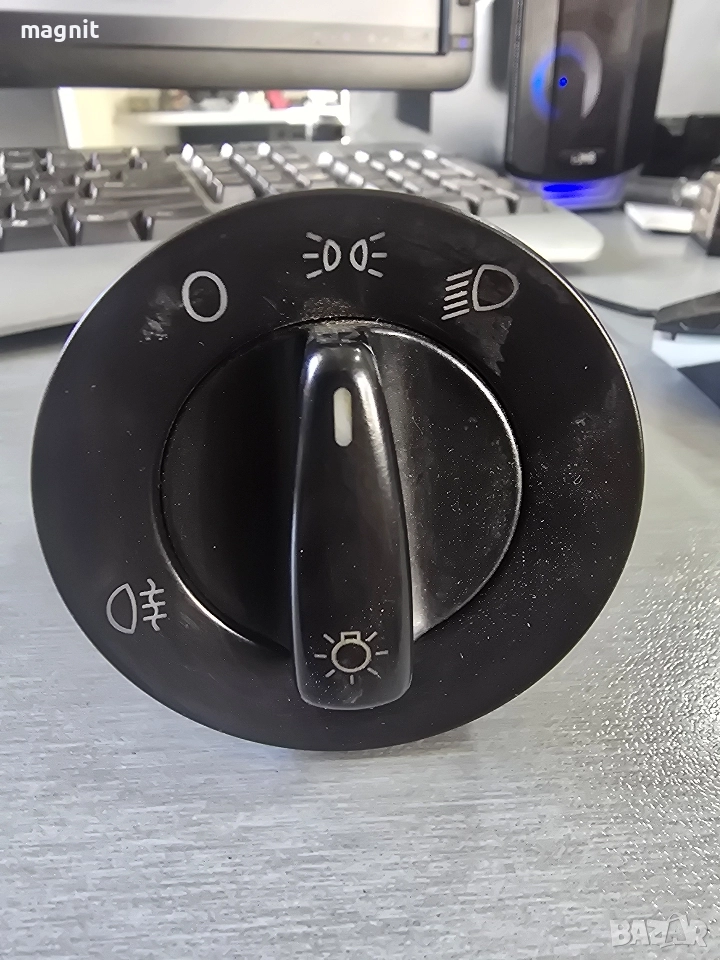 1C0941531 Ключ фарове за VW Golf 4 Passat Sharan Lupo Bora, снимка 1