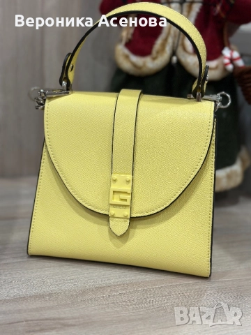 Жълта чанта Guess