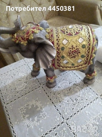 Стара декоративна статуетка
