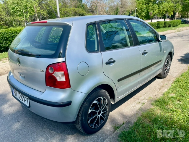 VW Polo 1.4 16V 75hps 2003 4/5 врати, снимка 4 - Автомобили и джипове - 51646599