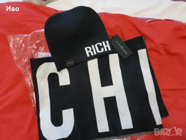 Продавам комплект оригинални шал и шапка, снимка 4 - Шапки - 48227153