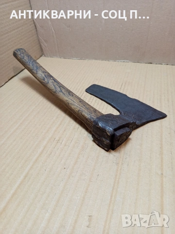 Соц Стар Ръчно Кован Дърводелски Инструмент Брадва Кривица. НОМЕР 503., снимка 2 - Антикварни и старинни предмети - 53446102