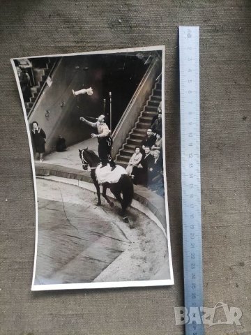 Продавам Цирк,жонгльор на кон Вячеслав Попов