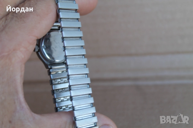 Швейцарски дамски часовник ''Stunt Sikurr Breitling'', снимка 11 - Дамски - 52653882