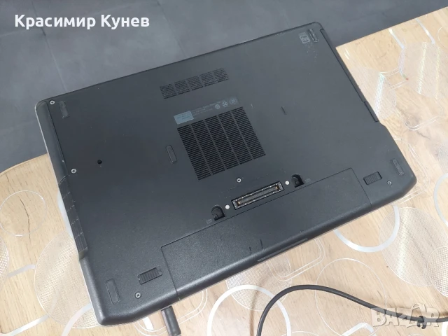 лаптоп DELL , снимка 3 - Лаптопи за дома - 50660948