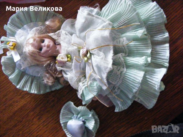Малка порцеланова кукличка, снимка 1 - Колекции - 39265996