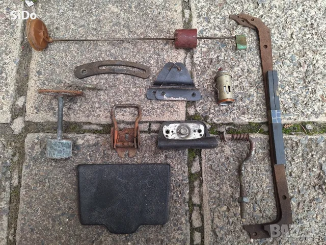 Разни оригинални и нови (стария матерял-качествения) дребни части за Москвич 408,408И,2140!