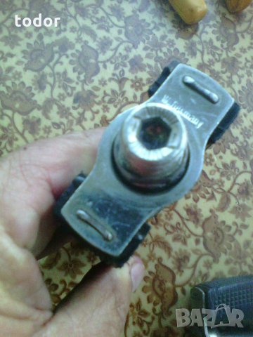 продавам гуми 28цола,педали,звънчета,грипове,спирачки,чифт 26 цола гуми., снимка 7 - Велосипеди - 32965979