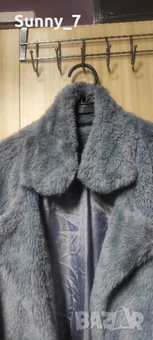 Сиво пухкаво палто