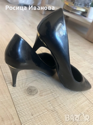 Обувки с ток - лачени