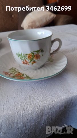 Порцеланов сервиз за чай, снимка 2 - Антикварни и старинни предмети - 38379532