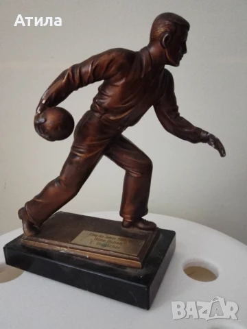 скулптура "боулинг" метал ,мрамор19/17 см