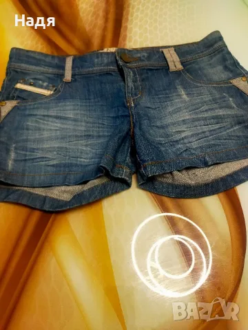 Запазени дънкови панталонки 